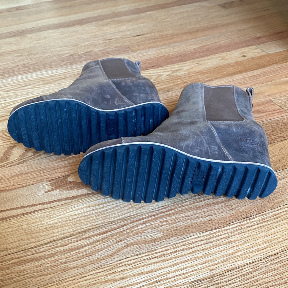 Ugg Boot With Internal Wedge. Camel Color. Size 8 - image 2